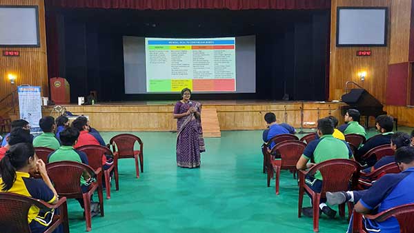 Dr. Neelanjana Paul, Consultant Psychiatrist addressing the children of The Heritage School about 'How to manage stress & importance of mental health'